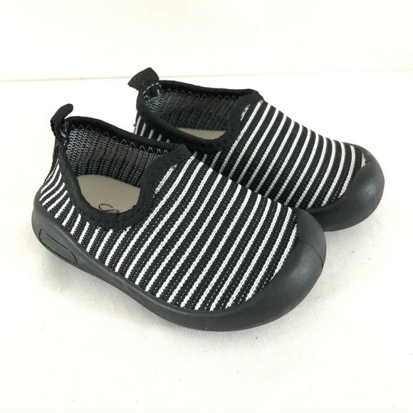 boys water shoes size 4